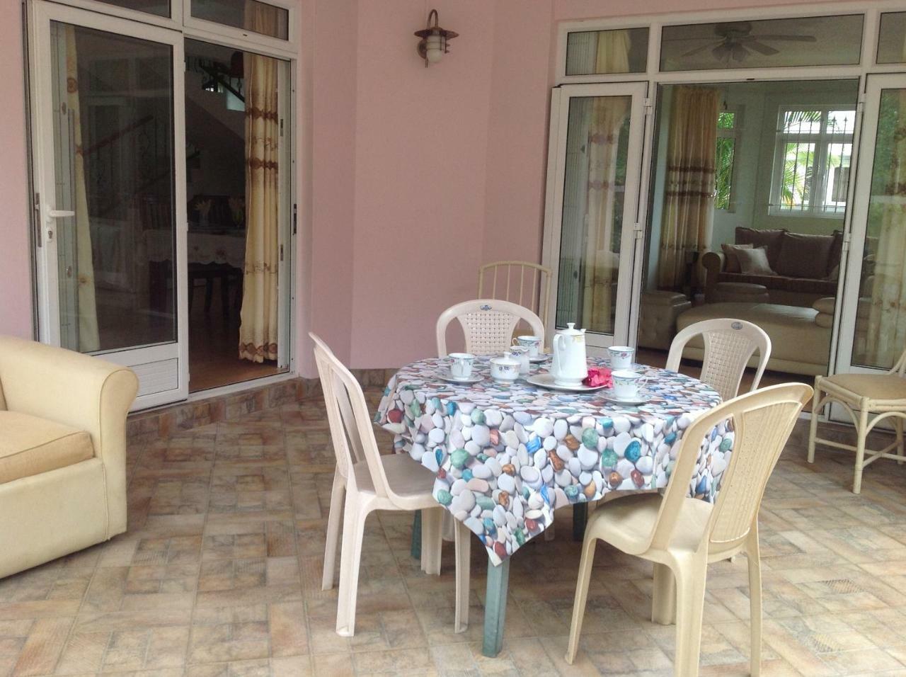 Fayruz Villa Is A 3 Bedroom, 3 Bathroom Detached House With Ac And Swimming Pool 5 Minutes Walk From Flic En Flac Public Beach Ngoại thất bức ảnh