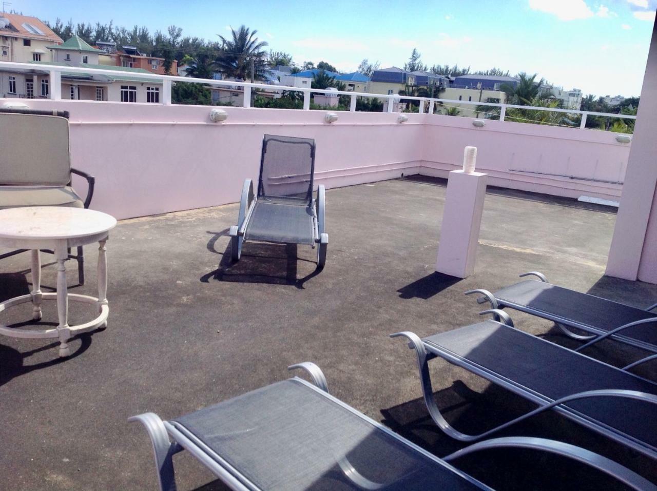 Fayruz Villa Is A 3 Bedroom, 3 Bathroom Detached House With Ac And Swimming Pool 5 Minutes Walk From Flic En Flac Public Beach Ngoại thất bức ảnh