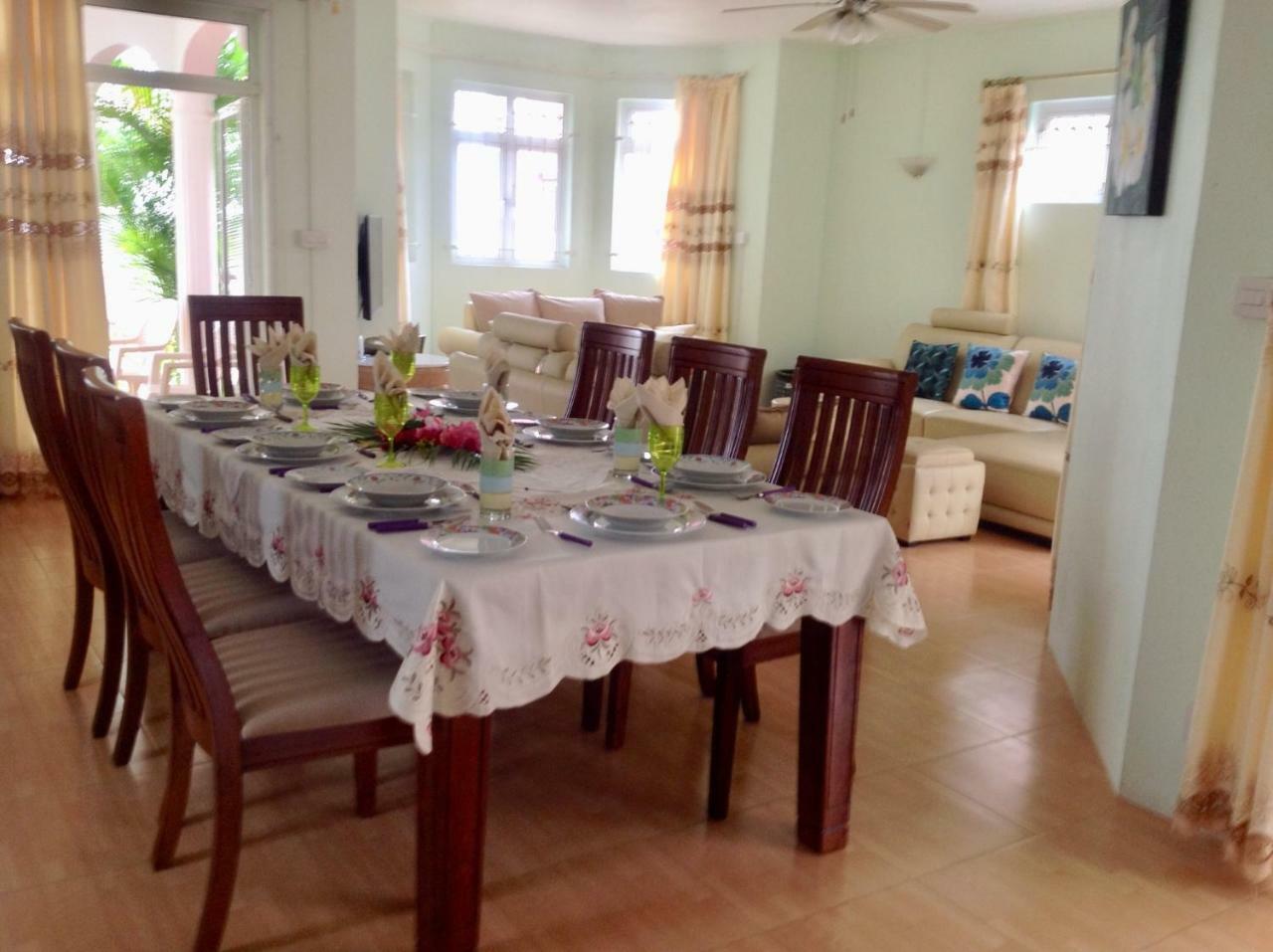 Fayruz Villa Is A 3 Bedroom, 3 Bathroom Detached House With Ac And Swimming Pool 5 Minutes Walk From Flic En Flac Public Beach Ngoại thất bức ảnh